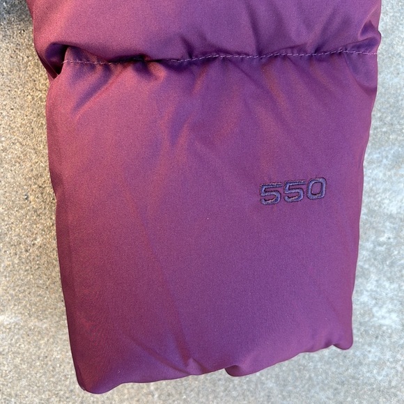 NWT The North Face Women's New Dealio Down Short Puffer Jacket - BlackBerry Wine - Picture 5 of 8